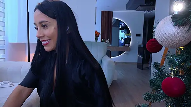 Snapshot of Miarouss3 chatting on November 2025 01:12:02 PM Miarouss3 online show from November 2025 01:12:02 PM