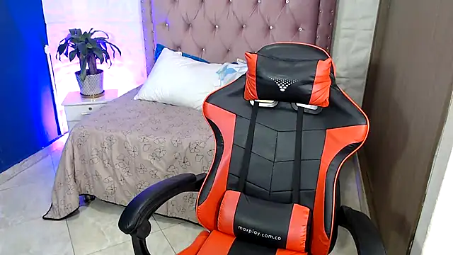 Sofiia davis23 online show from February 2025 01:21:02 PM