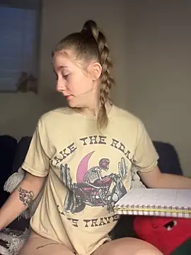 Snapshot of sage__marie chatting on December 2024 10:22:01 PM sage marie online show from December 2024 10:22:01 PM