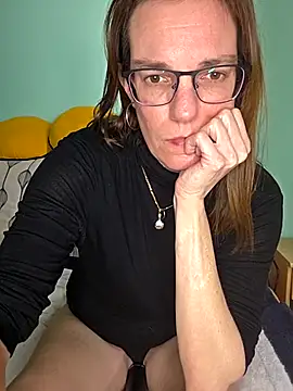 SpiceLea online show from February 2026 01:40:01 PM