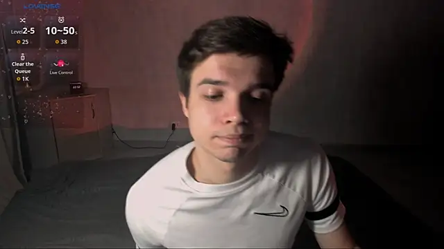 Snapshot of tailer_ chatting on January 2026 10:13:02 PM tailer online show from January 2026 10:13:02 PM