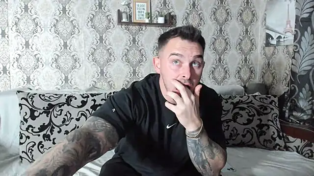 Snapshot of Jonmusclemaster chatting on January 2025 08:29:01 PM Jonmusclemaster online show from January 2025 08:29:01 PM