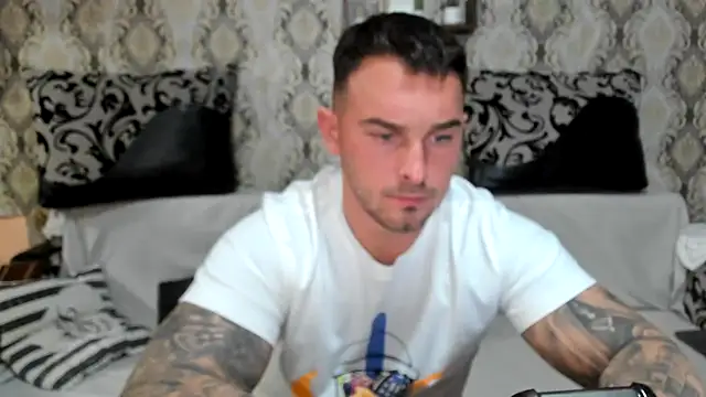 Jonmusclemaster online show from November 2025 08:29:01 PM