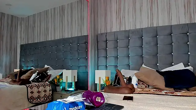 Snapshot of Poacahontasfg chatting on March 2026 04:07:01 AM Poacahontasfg online show from March 2026 04:07:01 AM