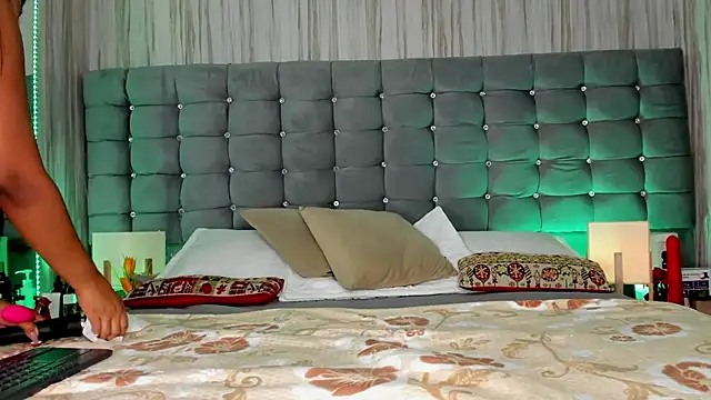 Snapshot of Poacahontasfg chatting on March 2026 04:02:02 AM Poacahontasfg online show from March 2026 04:02:02 AM