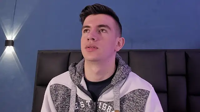 MikaelSlow online show from November 2025 04:56:01 AM