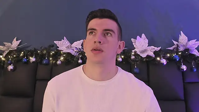 MikaelSlow online show from December 2025 03:57:01 AM