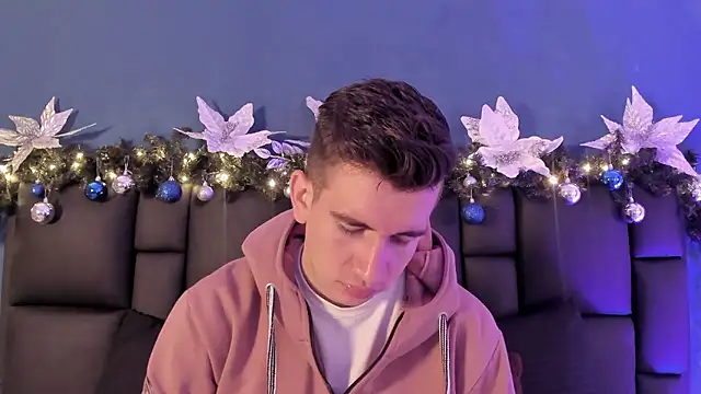 Snapshot of MikaelSlow chatting on January 2026 03:53:02 AM MikaelSlow online show from January 2026 03:53:02 AM