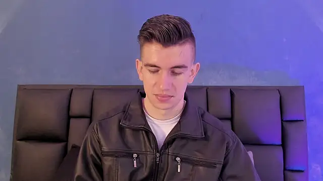 Snapshot of MikaelSlow chatting on January 2026 04:39:02 AM MikaelSlow online show from January 2026 04:39:02 AM