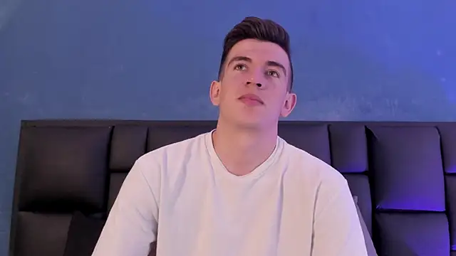 Snapshot of MikaelSlow chatting on January 2026 02:15:01 AM MikaelSlow online show from January 2026 02:15:01 AM