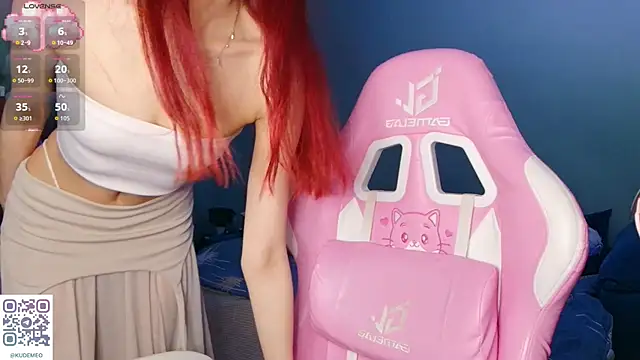 Snapshot of KudeMeows chatting on April 2026 03:45:01 PM KudeMeows online show from April 2026 03:45:01 PM