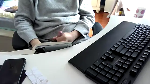 Snapshot of big-pig chatting on February 2025 01:58:01 AM big-pig online show from February 2025 01:58:01 AM