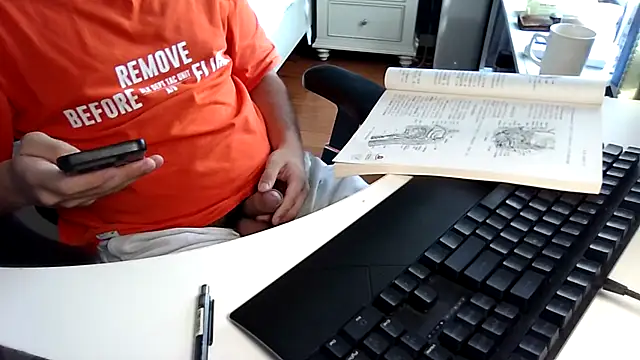 Snapshot of big-pig chatting on October 2025 04:55:02 AM big-pig online show from October 2025 04:55:02 AM