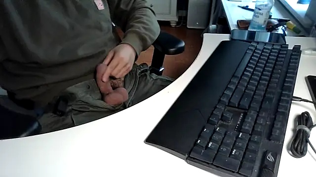 Snapshot of big-pig chatting on November 2025 05:39:01 AM big-pig online show from November 2025 05:39:01 AM