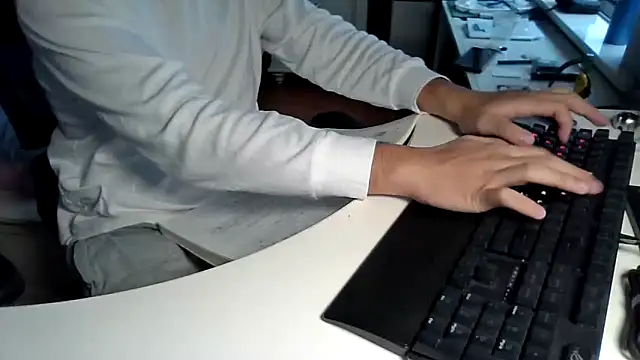 Snapshot of big-pig chatting on November 2025 12:49:02 AM big-pig online show from November 2025 12:49:02 AM