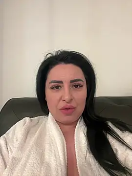 Snapshot of SellenaBigBoobs chatting on April 2026 09:41:02 AM SellenaBigBoobs online show from April 2026 09:41:02 AM