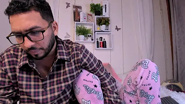 Snapshot of Idara_and_Edahi01 chatting on March 2025 08:04:01 PM Idara and Edahi01 online show from March 2025 08:04:01 PM