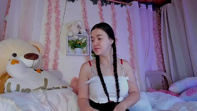 Snapshot of Idara_and_Edahi01 chatting on September 2025 09:00:01 AM Idara and Edahi01 online show from September 2025 09:00:01 AM