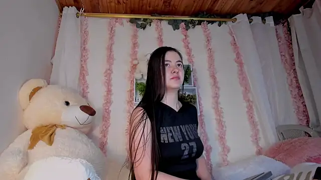 Snapshot of Idara_and_Edahi01 chatting on September 2025 02:11:02 PM Idara and Edahi01 online show from September 2025 02:11:02 PM