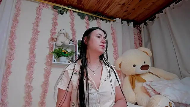 Snapshot of Idara_and_Edahi01 chatting on October 2025 07:36:02 PM Idara and Edahi01 online show from October 2025 07:36:02 PM