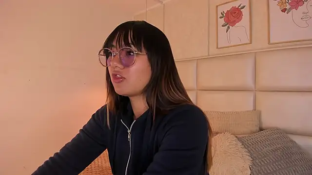 Snapshot of Aily_Yozuko chatting on April 2026 02:35:01 AM Aily Yozuko online show from April 2026 02:35:01 AM