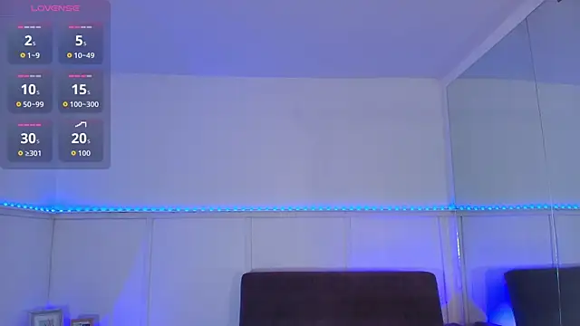 Snapshot of Ela_Doll_ chatting on April 2026 01:04:02 PM Ela Doll online show from April 2026 01:04:02 PM