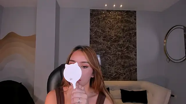 Snapshot of CarolineGraceX chatting on January 2025 10:57:01 AM CarolineGraceX online show from January 2025 10:57:01 AM