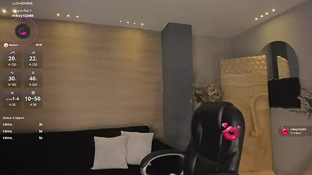 Snapshot of CarolineGraceX chatting on January 2025 05:15:01 PM CarolineGraceX online show from January 2025 05:15:01 PM