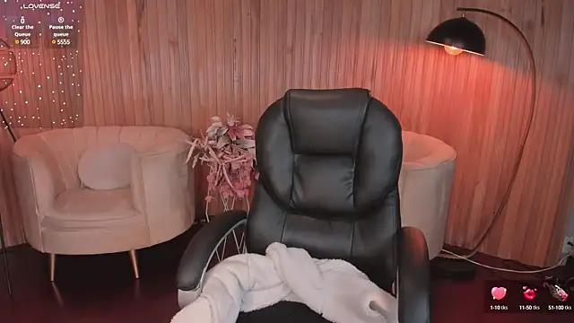 Snapshot of CarolineGraceX chatting on March 2025 10:59:02 AM CarolineGraceX online show from March 2025 10:59:02 AM