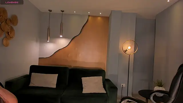 DonnaStonne online show from December 2024 11:31:01 PM