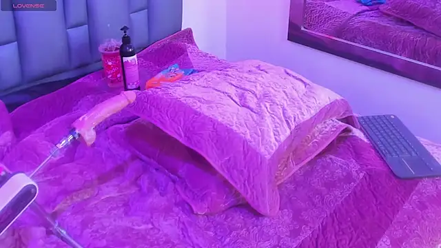 Snapshot of brithanyadams23 chatting on February 2025 08:33:01 AM brithanyadams23 online show from February 2025 08:33:01 AM