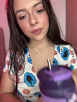 Snapshot of YovngBaby chatting on March 2026 04:50:01 AM YovngBaby online show from March 2026 04:50:01 AM