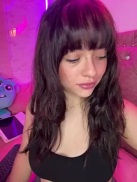 Snapshot of YovngBaby chatting on April 2026 04:35:02 AM YovngBaby online show from April 2026 04:35:02 AM