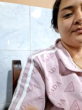 Liancy online show from September 2025 07:27:02 PM