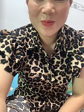 Baby-bigtits online show from October 2025 03:04:01 AM