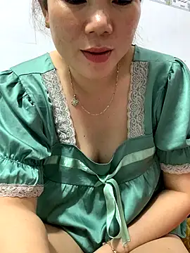 Baby-bigtits online show from November 2025 03:01:02 PM