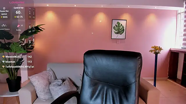 IsabellaaJoness online show from February 2025 06:01:01 PM