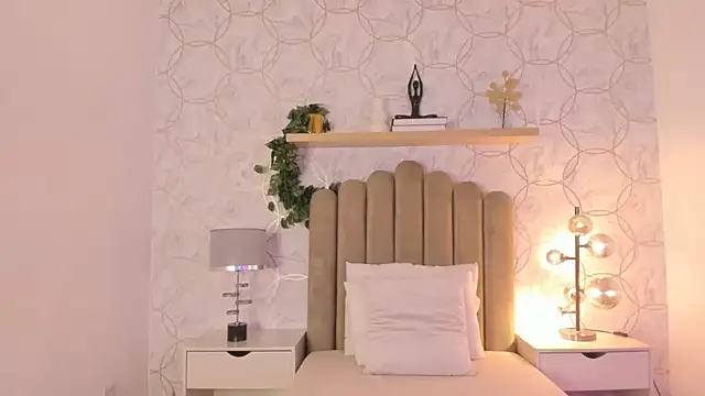 Snapshot of Roma__love chatting on December 2024 12:49:01 PM Roma  love online show from December 2024 12:49:01 PM