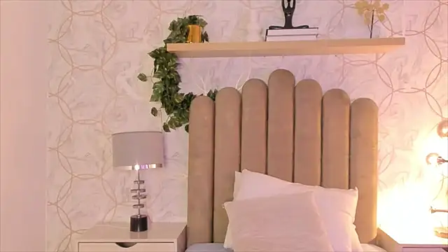 Snapshot of Roma__love chatting on December 2024 12:23:01 PM Roma  love online show from December 2024 12:23:01 PM