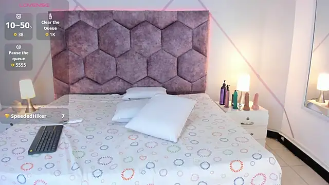 emmy lander online show from December 2025 07:53:02 PM