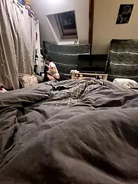 LoLa-69-X online show from December 2025 07:31:02 PM