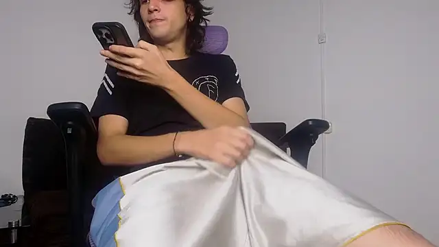 alex connorr online show from June 2026 01:06:01 AM