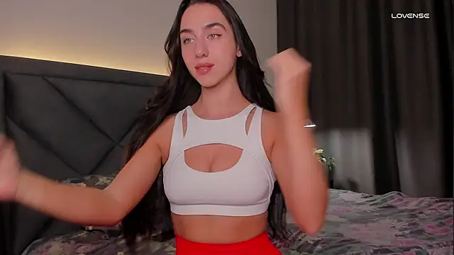 Snapshot of R_a_v_e_n chatting on April 2026 07:58:02 PM R a v e n online show from April 2026 07:58:02 PM