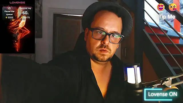 punky233 online show from September 2025 02:06:02 PM