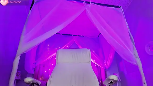 Hanna  Becker  online show from February 2025 07:05:01 AM