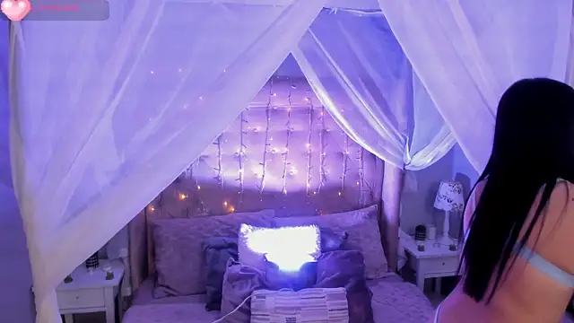 Hanna  Becker  online show from March 2025 03:40:01 AM