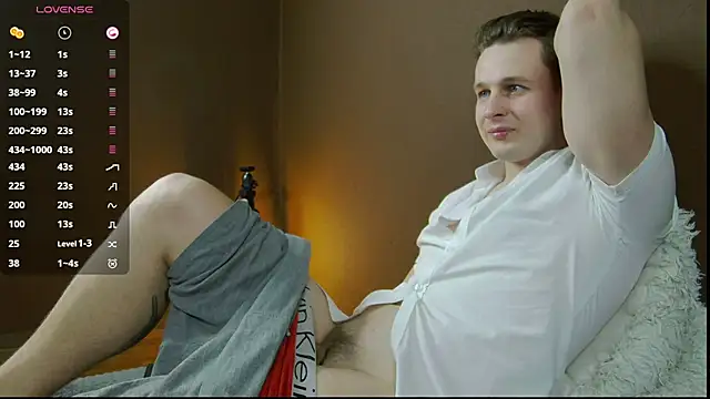 Snapshot of charlie_smiley chatting on December 2024 02:25:02 AM charlie smiley online show from December 2024 02:25:02 AM