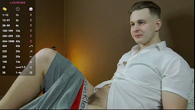 Snapshot of charlie_smiley chatting on December 2024 10:12:01 PM charlie smiley online show from December 2024 10:12:01 PM