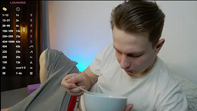 Snapshot of charlie_smiley chatting on February 2025 03:12:01 AM charlie smiley online show from February 2025 03:12:01 AM