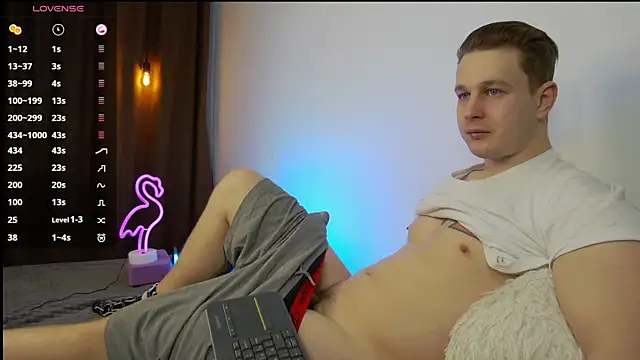 Snapshot of charlie_smiley chatting on February 2025 06:03:01 AM charlie smiley online show from February 2025 06:03:01 AM